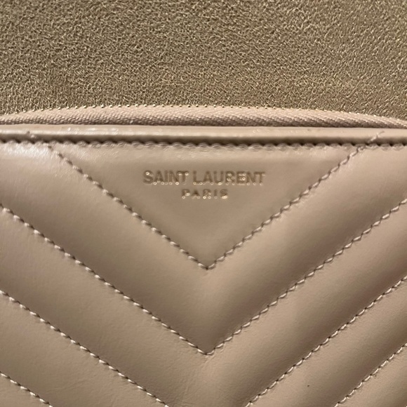 Saint Laurent Joan bifold Beige Chevron Wallet, authentic - Picture 2 of 12
